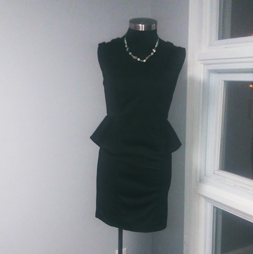 NWT La Reyna black dress